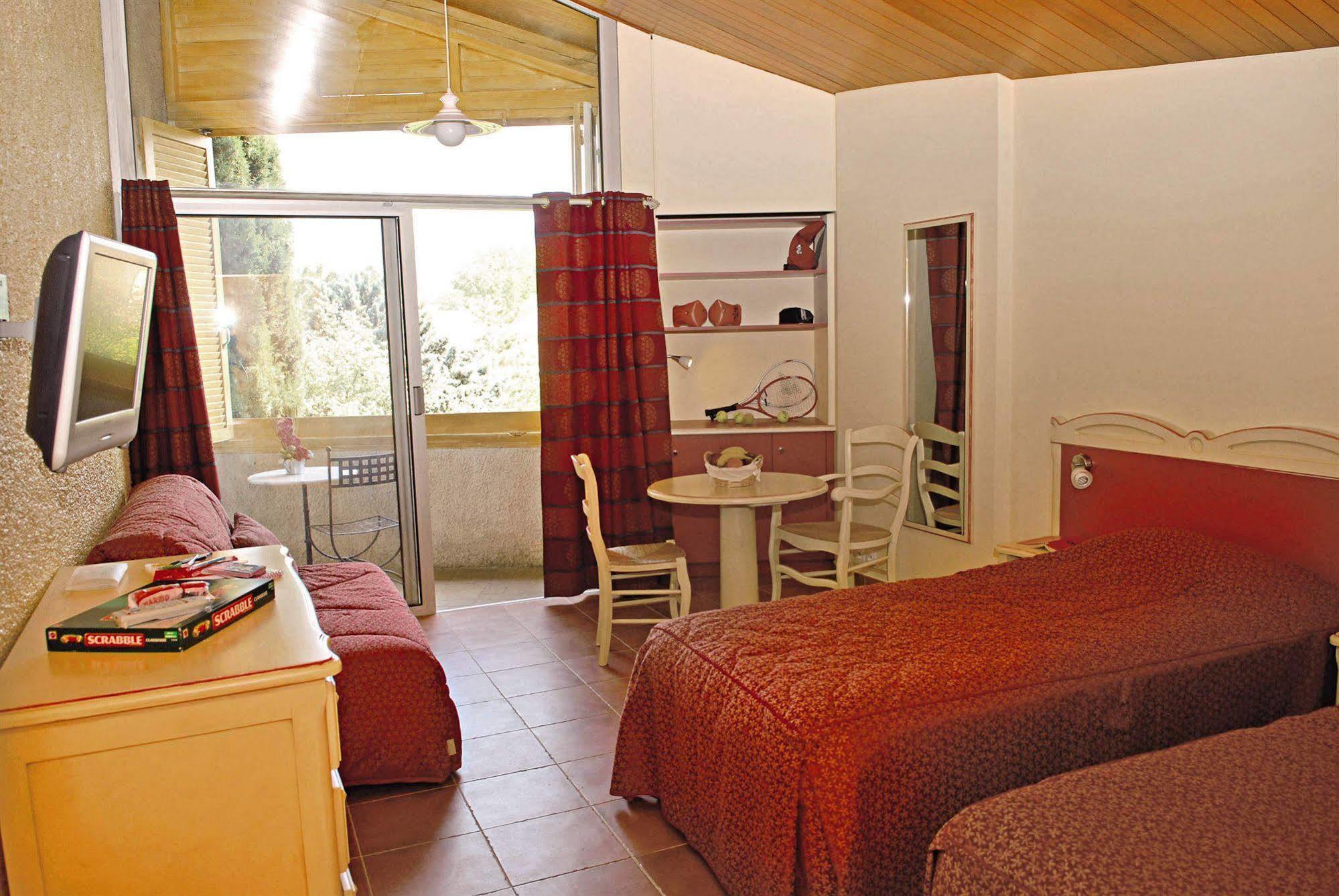 Belambra Clubs L'Isle Sur La Sorgue - Domaine De Mousquety Hotel Ngoại thất bức ảnh